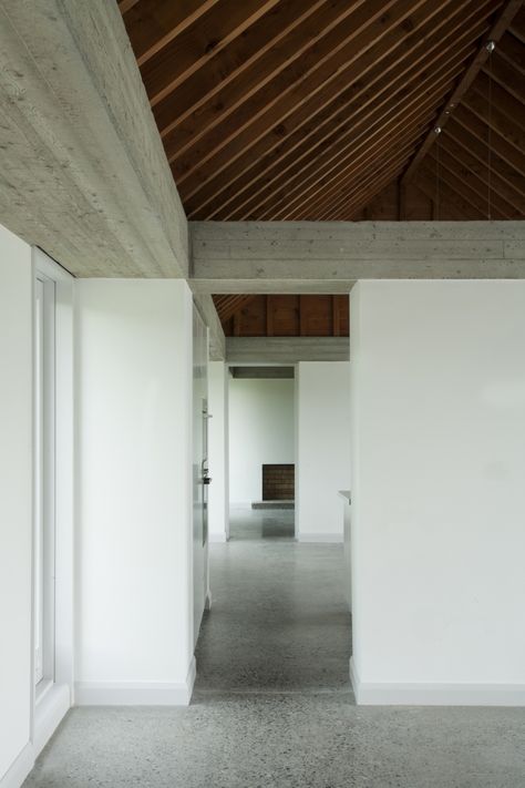 leagaun house | hall ~ ryan w. kennihan architects Timber Roof, Bungalow Design, Scandi Design, Concrete House, Contemporary Room, Modern Barn, Galway, Architectural Inspiration, House And Home Magazine