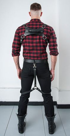 Folsom Leather Looks: Harness and gear by Nasty Pig Gay Men's Fashion Mens Leather Harness, Male Corsets, Leather Fashion Men, Harness Fashion, Fun Clothing, Ginger Men, Gay Fashion, Punk Outfits, Look Book