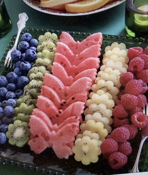 Easy Fruit Platter Simple, Enchanting Party Ideas, Fruit Shapes For Kids, Easy Dinner Ideas Vegetarian, Easy Dinner Keto, Breakfast High Protein, Healthy Dinner Easy, Fruit Shapes, Fruit Platter Designs