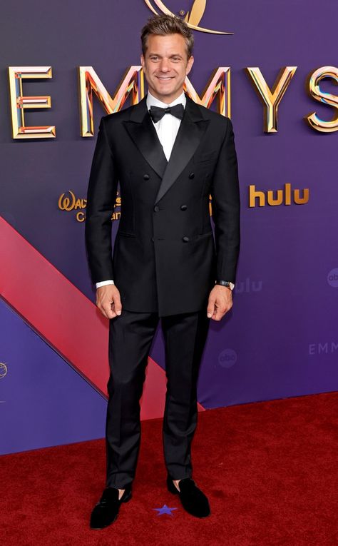 Joshua Jackson from 2024 Emmys: The Best Dressed Stars on E! Online Tamara Ralph, Joshua Jackson, Sheryl Lee, Allen White, Catherine O'hara, Laverne Cox, Jeremy Allen White, Kristen Wiig, Armani Prive