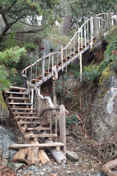 stairs Driftwood Fence, Beach Stairs, Bbq Sticks, Outside Stairs, Wood Steps, Driftwood Beach, Outdoor Stairs, Cob House, Natural Building