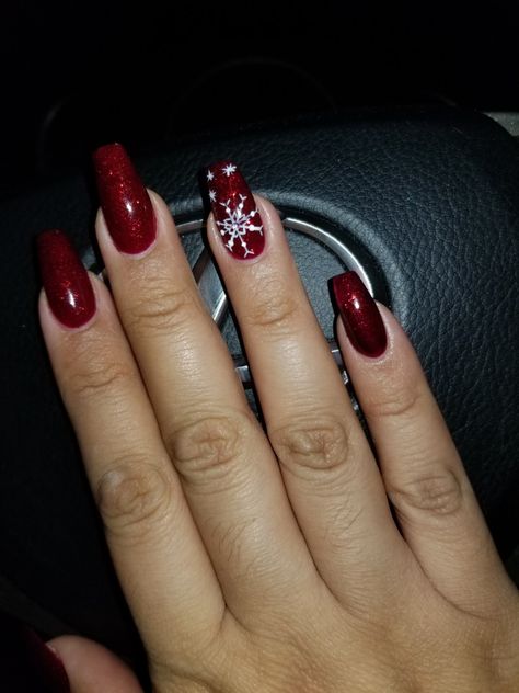 Glimmer glitter burgandy Christmas coffin nails with snowflake! Burgundy With Silver Nails, Burgundy Snowflake Nails, Burgundy Nails Coffin, Burgundy And Silver Nails, Christmas Nails Burgundy, Burgundy Christmas Nails, Christmas Coffin Nails, Burgundy Nail Designs, Holiday Nail Designs