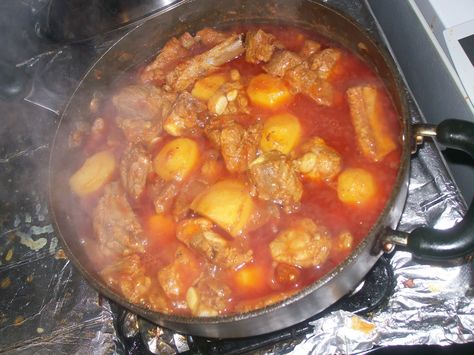 La Cocina De Nathan: Cuban, Spanish, Mexican Cooking & More: Guiso de Carne de Puerco (Cuban Pork and Potato Stew) Mexican Guiso Recipe, Guiso Recipe, Pork Stew Meat Recipes, Pork And Potatoes, Cuban Spanish, Pork Stew Recipes, Cuban Pork, Mexican Pork, Potato Stew