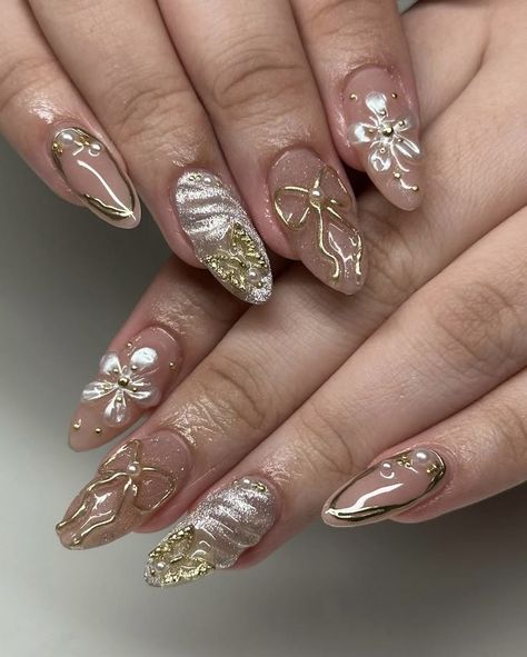 Gold Metallic Nails Design, Old Hollywood Glamour Nails, Gold Chrome Flower Nails, Grad Nail Ideas, Nail Design Gold, Kutek Disney, Purple Nail, Blush Nails, Soft Nails