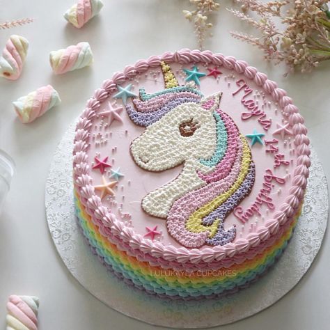 Unicorn Buttercream, Castle Cakes, Construction Birthday Cake, Cake Unicorn, Modern Birthday Cakes, Pastel Cake, Little Pony Cake, Pony Cake, Birthday Baking