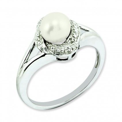 Diamond Pearl Ring, Cultured Pearl Ring, Birthday Stone, June Birthstone Ring, Teen Jewelry, Luxurious Jewelry, Pearl Rings, Pearl And Diamond Ring, Makeup Lovers