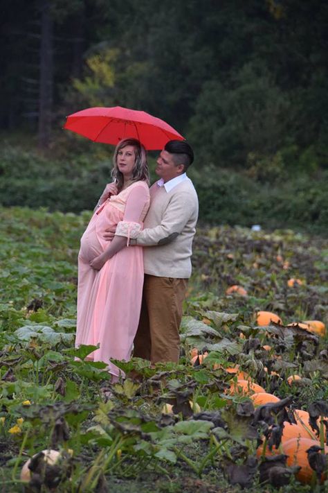 Couple Take Maternity Photo Shoot To The Next Level (WARNING: Some Images Might Be Too Much For You) Fall Pumps, Pumpkin Patch Photoshoot, Pumpkin Field, Maternity Photo Shoot, Creepy Pictures, Ocean Landscape, Woodland Scene, Wood Ideas, Maternity Photoshoot