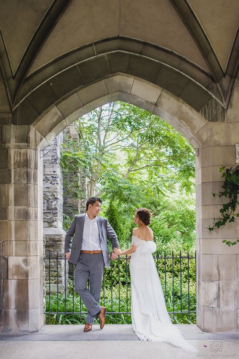 Knox College Pre-Wedding Photo Shoot Canada Knox College Engagement Photos, College Engagement Photos, Knox College, College Photos, College Wedding, Party Entrance, Toronto Island, Wedding Bouquets Pink, Trinity College