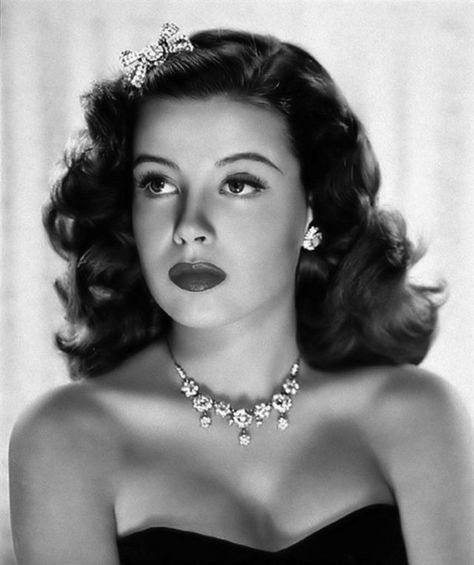 Hedi Lamarr, Gloria Dehaven, 50s Glamour, Vintage Hollywood Glamour, Old Hollywood Movies, Classic Movie Stars, Old Hollywood Stars, Classic Actresses, Actrices Hollywood