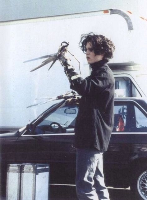 EDWARD SCISSORHANDS. | filmtastic Henry Selick, Edward Scissor, John Depp, Barnabas Collins, جوني ديب, Kaptan Jack Sparrow, Scissors Hand, Creepy Core, Tim Burton Art