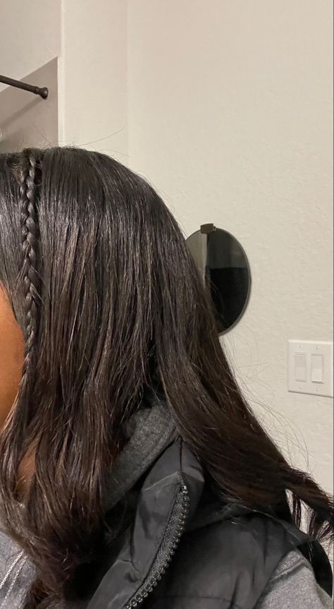 Braids That Look Like Natural Hair, Hairstyles Straightened Hair, Medium Flat Iron Hair Styles, Natural Hairstyles Straight Hair, Hairstyles For Flat Ironed Hair Black, Straight Hairstyles With Braids, Straightened 4c Hair, 4c Straightened Hairstyles, Straightened Hairstyles For Black Hair