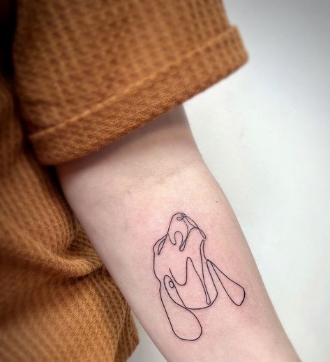 Bloodhound Outline Tattoo, Basset Hound Ear Tattoo, Dog Howling Tattoo, Bluetick Coonhound Tattoo, Bloodhound Tattoo Ideas, Basset Hound Tattoo Ideas, Basset Hound Tattoo Small, Bassett Hound Tattoo, Basset Hound Outline