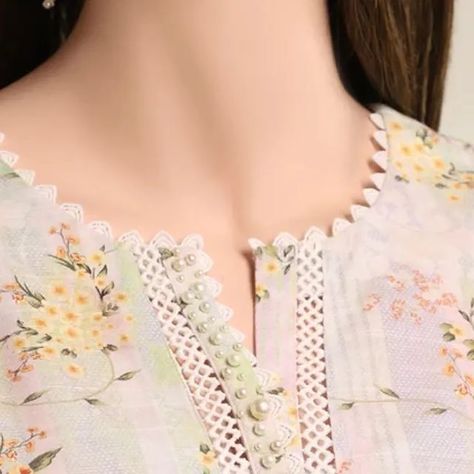 Simple Neckline Designs, Pakistani Neck Designs, Latest Neck Designs For Suits, Kurti Back Neck Designs, Fashion Girl Design, Girl Bed, Coord Sets, Gala Design, Stitching Ideas