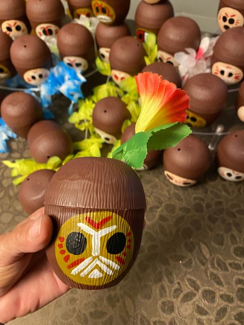 SET of 6 Kid Sized Moana Party Cups, Straws & Leis, Set Moana Coconut Cups, Kakamora Cups, Kids Party Cups, Kids Party Favors, Party Cup by CCsCrafts on Etsy Kakamora Cups, Moana Quince, Moana Coconut, Moana Party Favors, Kids Party Cups, Coconut Cups, Kids Party Favors, Moana Party, Cup Crafts