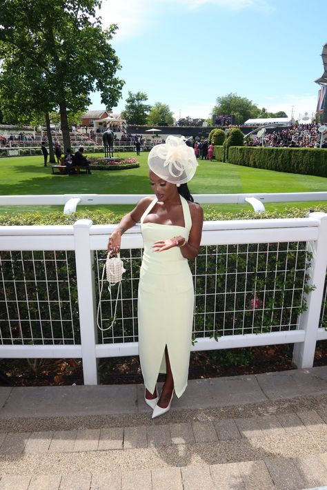 Race Outfits For Women, Kentucky Derby Outfit For Women, Horse Race Outfit, Country Club Outfit, Tea Party Attire, Kentucky Derby Outfit, Race Outfit, Polo Fashion, Derby Outfits