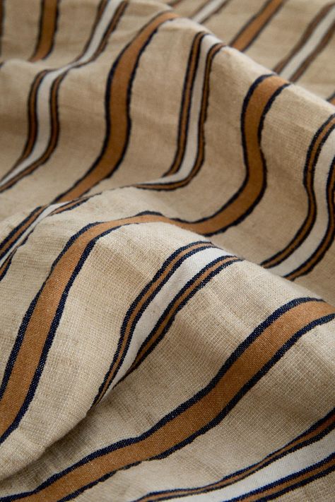 STRIPED BEDSPREAD - Light beige | ZARA United States Striped Bedspread, Trench Coat Dress, Linen Suits, Cardigan Sweater Dress, Cardigan Sweater Jacket, Tshirt Skirt, Clean Laundry, Zara Home, Kitchen Room