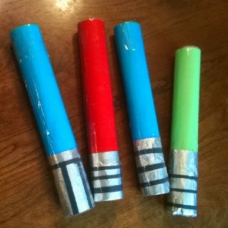 LIGHT SABER PAPER TOWEL CRAFT | Paper towel tube lightsabers Niece Birthday Wishes, Trendy Toys, Birthday Presents For Her, Boy Diy, Activities For Boys, Birthday Party Activities, Fun Birthday Party, Diy Pool, Birthday Crafts