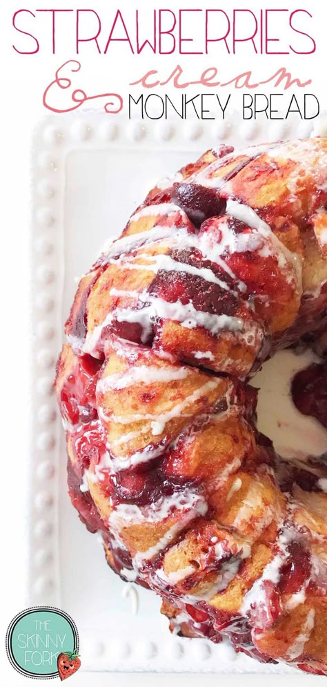 This Strawberries & Cream Monkey Bread is a not so typical monkey bread that's loaded up with strawberries for one ooey-gooey bite of deliciousness that you won't want to share! Bread For Breakfast, Strawberry Pie Filling, Monkey Bread, Sweet Roll, Fresh Strawberries, Strawberry Recipes, Bread Pudding, Adore You, Strawberries And Cream