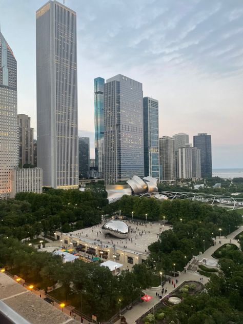 summer sunset at cindy’s rooftop in downtown chicago Cindy’s Rooftop Chicago, Rooftop Bars Chicago, Rooftop Chicago, Chicago Rooftop, Chicago Wallpaper, Chicago Fall, Usa Life, Chicago Vacation, Chicago Aesthetic