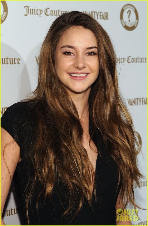 Shailene Woodley Shailene Woodley Hair, Music Ringtones, Long Hair Models, Shailene Woodley, Tech Tips, Background Music, Sleek Hairstyles, Celebrity Babies, Celebrity Art