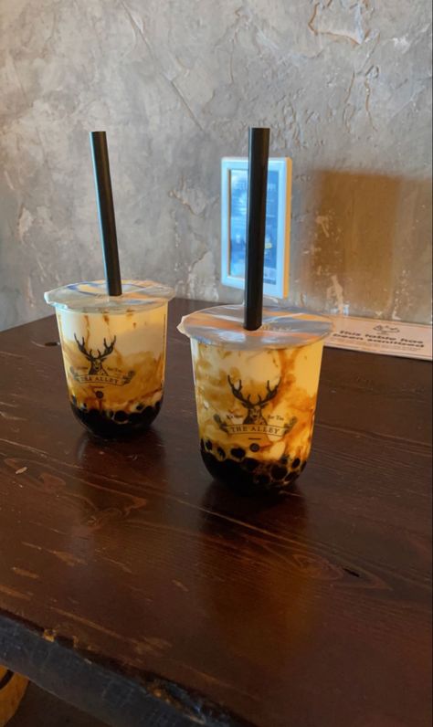 the alley bubble tea brown sugar The Alley Bubble Tea, Brown Sugar Bubble Tea, Brown Sugar Boba, Constantly Hungry, Bubble Tea Flavors, Bubble Tea Boba, Bubble Milk Tea, Movie Theatre, Cute Snacks