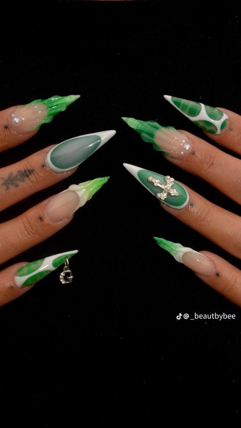 Spirituality Nails, Fail Nails 2024, Lighting Nails Designs, Green Freestyle Nails, Mexican Style Nails Acrylic, White And Green Nail Designs, Funky Nail Ideas Fun, Green Themed Nails, Colorful Stiletto Nails