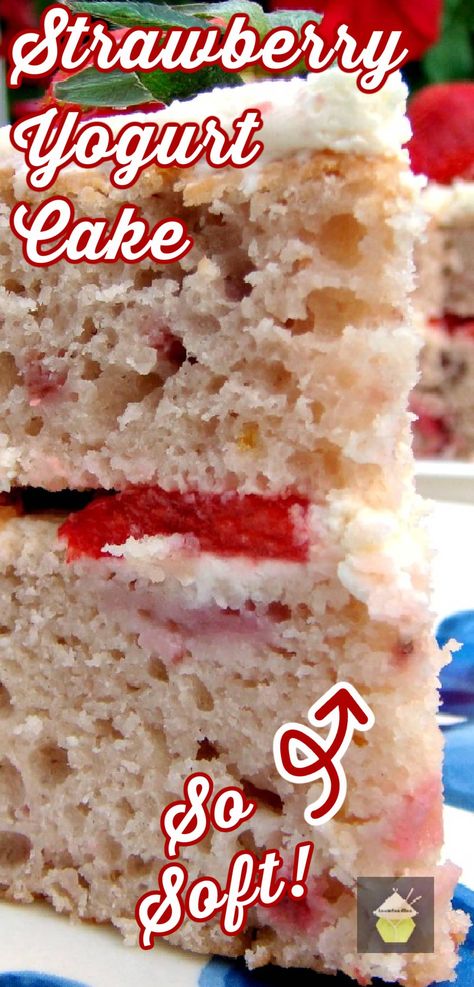 Strawberry Yogurt Recipes Ideas, Strawberry Flavoured Cake, Things To Make With Strawberry Yogurt, Light Strawberry Cake, Yogurt Cake Recipe Easy, Strawberry Yogurt Cake Recipe, Healthy Strawberry Cake, Strawberry Yogurt Recipes, Berry Yogurt Cake