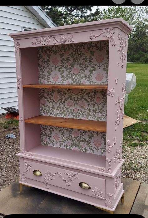 Antique Bookshelf, Bohemian Interiors, Projek Menjahit, Diy Furniture Renovation, Furniture Renovation, Refurbished Furniture, Cute Room Decor, Redo Furniture, Dream House Decor