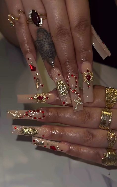 Jhene Aiko Concert Nail Ideas, Oldies Nails, Charms On Nails, Baroque Nails, Bougie Nails, Prom Fits, Nail Options, Red And Gold Nails, Formal Ideas