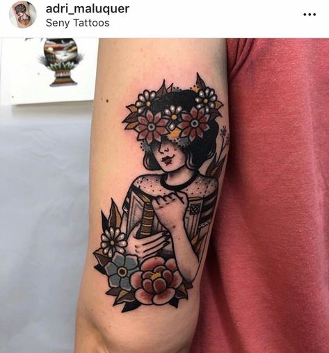 Reading Tattoo, Book Lover Tattoo, Hawaii Tattoos, Traditional Tattoo Inspiration, Punk Tattoo, Bookish Tattoos, Sweet Tattoos, Book Tattoo, American Traditional Tattoo