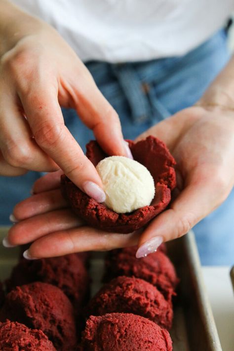 Stuffed Red Velvet Cookies - Constellation Inspiration Levain Bakery Red Velvet Cookies, Big Red Velvet Cookies, Red Velvet Cookie Sandwich, One Dough Many Cookies Christmas, Red Velvet Filled Cookies, Red Velvet Cookies Stuffed, Cookies And Cream Stuffed Cookies, Red Velvet Cookies With Cream Cheese Filling, Red Velvet Levain Cookies