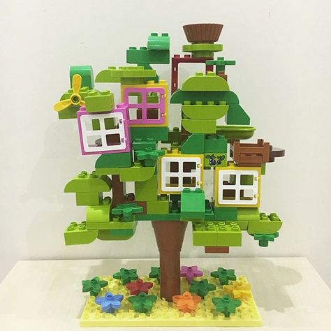 Lego treehouse. It's nesting season! #duplo #lego #schleich Inspired by @brickaday #duplochallenge Lego Treehouse, Lego Challenge, Lego Activities, Lego Craft, Lego Creative, Lego Toys, Lego Worlds, Lego For Kids, Lego Party