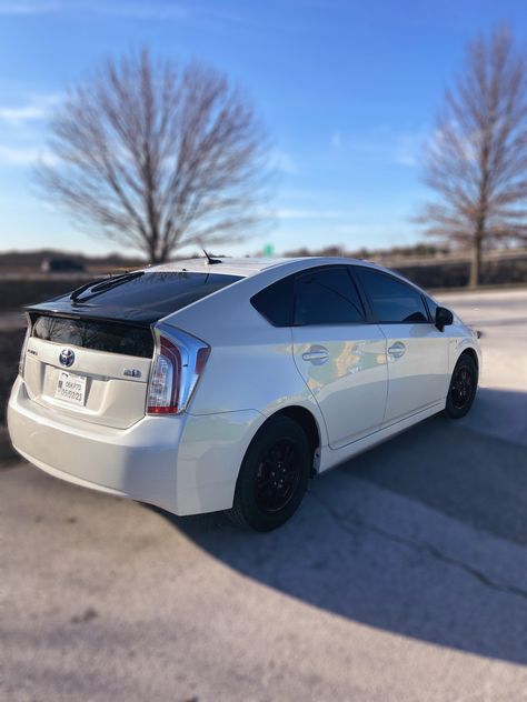 A 52 mpg Toyota Prius hybrid Prius Car, Toyota Prius Hybrid, Toyota Hybrid, Night Vibes, Hybrid Car, First Car, Toyota Prius, Dream Cars, Toyota