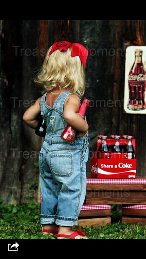 Treasured Moments Photography #cocacola July 4th Photoshoot, Ginger Photoshoot, 4th Of July Mini Session, Mini Session Ideas, 4th Of July Pics, 4th Of July Photography, Toddler Pictures, Mini Photo Sessions, 4th Of July Photos