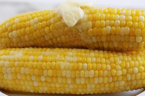 How to Make Cooler Corn on the Cob for a Picnic Cooler Corn On The Cob, Cooler Corn, Cook Corn, How To Cook Corn, Igloo Cooler, Corn On The Cob, Corn On Cob, Picnic Party, Sweet Corn