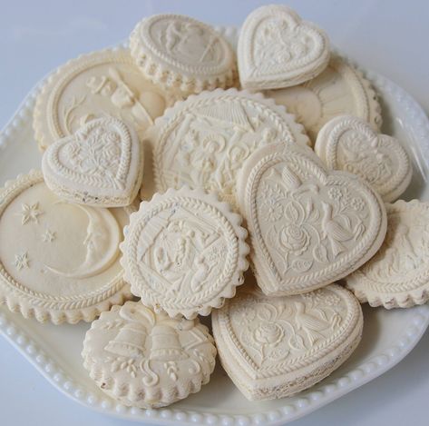 Classic Springerle Swiss Recipes, Springerle Cookies, Cookie Recipes Homemade, Biscuits Recipe, Cookie Stamps, Cookie Molds, Homemade Cookies, Cake Flour, Biscuit Recipe