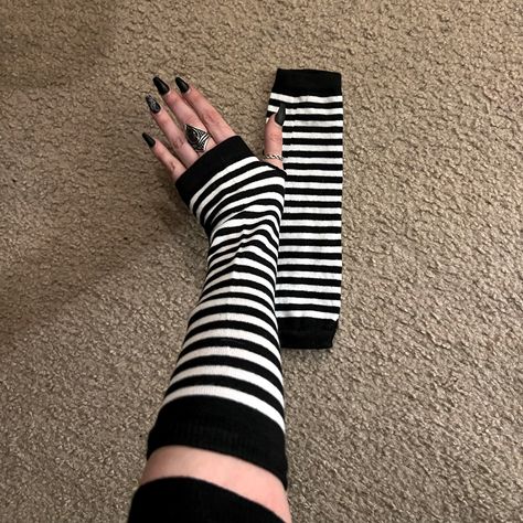 Never Worn Set Of Arm Warmers With Thumb Holes. Black And White Arm Warmers, Cute Arm Warmers, Star Arm Warmers, Arm Warmers Aesthetic, Goth Arm Warmers, Arm And Leg Warmers, Arm Warmers Outfit, Arm Socks, Striped Arm Warmers