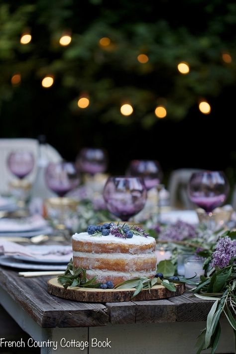 Lilac & olive branch inspired table & rustic cake - FRENCH COUNTRY COTTAGE Lilac Table Setting, California Countryside, Elegant Tablescapes, Fun Table Settings, Lavender Theme, Tablescapes Spring, Spring Table Settings, French Vintage Decor, Wedding Game