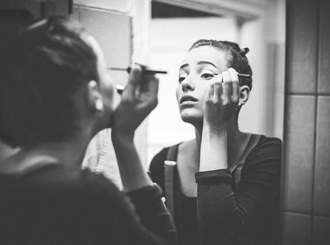 Curly Coily Hair, Beauty Portraits, Mirror Photography, Makeup Drawing, Photography Makeup, Coily Hair, Trendy Makeup, Ideas Photography, Makeup Photography