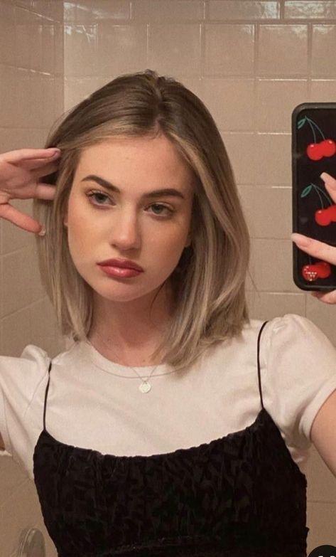 Short Grunge Hair, Hair Streaks, Dirty Blonde Hair, Dark Blonde Hair, Short Straight Hair, Haircuts Straight Hair, Short Blonde Hair, Hair Inspo Color, Light Hair