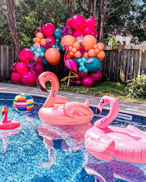 Ready to Flamingle 🦩⁠ ⁠ Taking this pool party to the next level with a flamingo themed tropical paradise! This custom balloon arch… | Instagram Flamingo Balloon Arch, Flamingo Themed Party Decoration, Flamingo Pool Party, 50th Birthday Party Themes, Flamingle Party, Flamingo Balloons, Flamingo Pool Parties, Flamingo Themed Party, Pool Party Themes