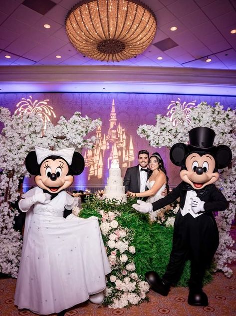 Disney Vow Renewal, Disneyland Wedding, Disney Princess Wedding, Wedding Renewal Vows, Disney Weddings, Disney Fairy Tale Weddings, Wedding Vows Renewal, Yacht Life, Art Disney