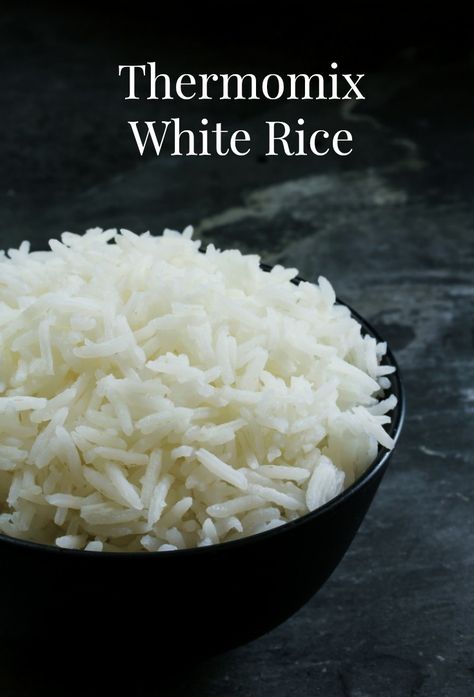 Cooking Thermomix White Rice is really easy, it takes just 20 minutes and you can set it and forget without having to worry about anything boiling over. via @thermomixdiva White Rice Recipes, How To Boil Rice, Sushi Recipes, How To Cook Rice, Best Vegan Recipes, Recipe Board, Jasmine Rice, Sushi Rice, Vegetarian Meals