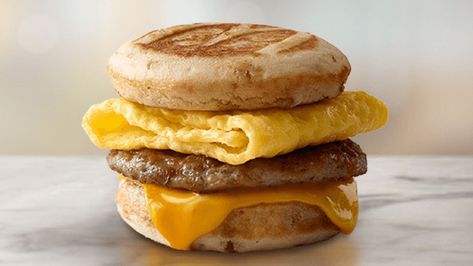 Mcdonalds Breakfast Menu, Mcdonald Menu, Mcdonalds Breakfast, Breakfast Specials, Egg And Cheese, Sandwich Ingredients, Big Breakfast, Breakfast Healthy, Cat Treat Recipes