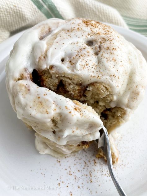 Protein Cinnamon Roll Mug Cake, Microwave Protein Cookie, High Protein Cinnamon Rolls, Macro Desserts, Protein Cinnamon Rolls, Macro Breakfast, Healthy Curves, Protein Mug Cakes, Protein Oatmeal