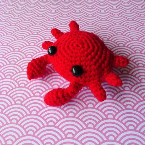 Crochet Fish Patterns, Loom Band Patterns, Happy May Day, Red Crab, Crochet Fish, Easy Crochet Animals, Happy May, May Day, Fish Patterns