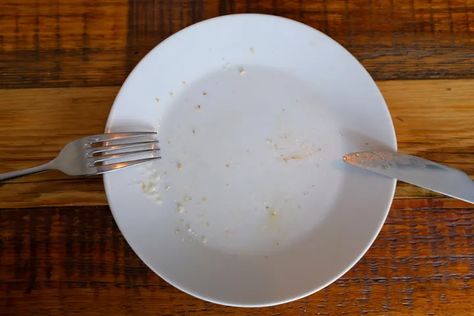 Empty plate of food with crumbs and silverware. Cow Meat, Lucky Food, Plate Of Food, Empty Plate, Fried Catfish, Eat Beef, Coconut Health Benefits, New Year's Food, White Food