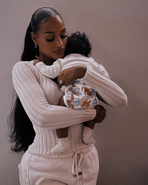 Mommy Daughter Pictures, Human Hair Ponytail Extensions, Human Hair Ponytail, Mommy Daughter Photos, Black Motherhood, Mommy And Baby Pictures, Mommy Moments, Pretty Pregnant, Future Mommy