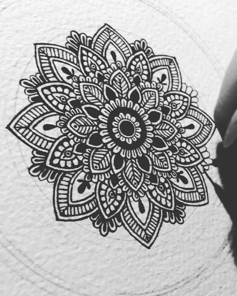 #Jul calms me down always. ⚡️✒️ Detailing. #murderandrose #mandala Traditional Mandala Tattoo, Mandala Arm Tattoo, Traditional Mandala, Henna Mandala, Tattoo Mandala, Mandala Doodle, Design Mandala, Mandalas Painting, Doodle Inspiration