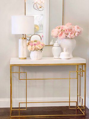 Entry Table Decor Ideas, Console Designs, Entrance Table Decor, Dream Lounge, Entry Table Decor, Apartment Decorating Living, Console Table Decorating, Entryway Table Decor, Entrance Table